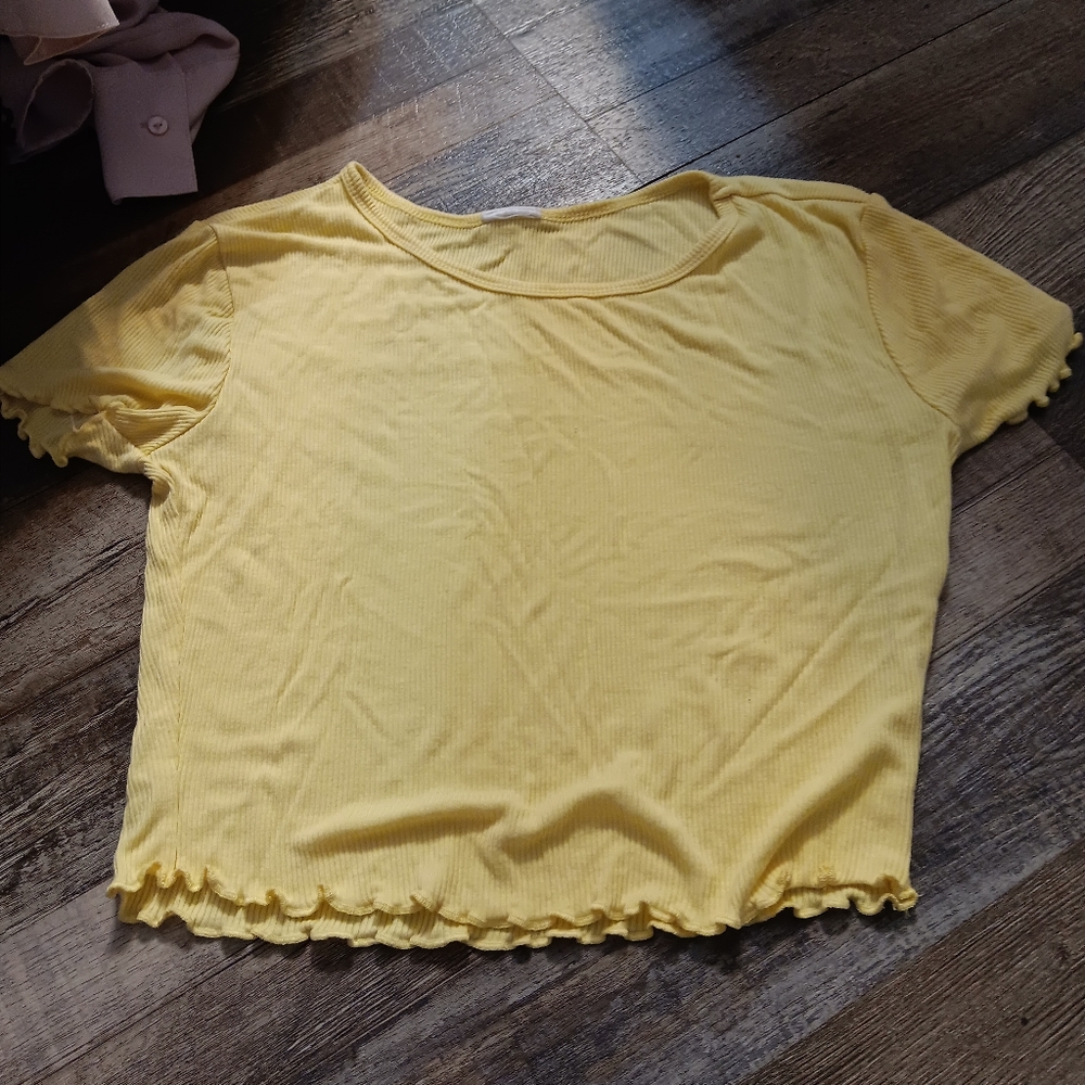 Yello crop top